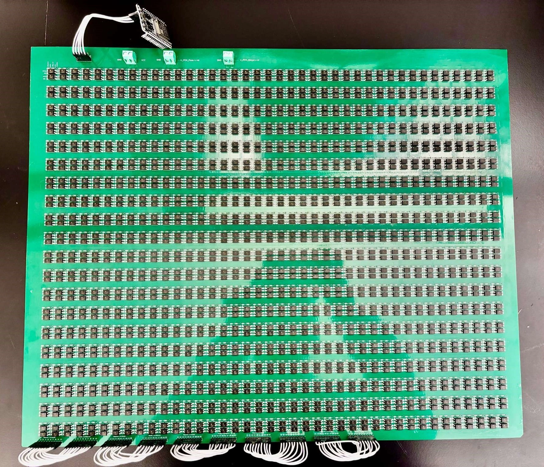 2-bit RIS control board top view
